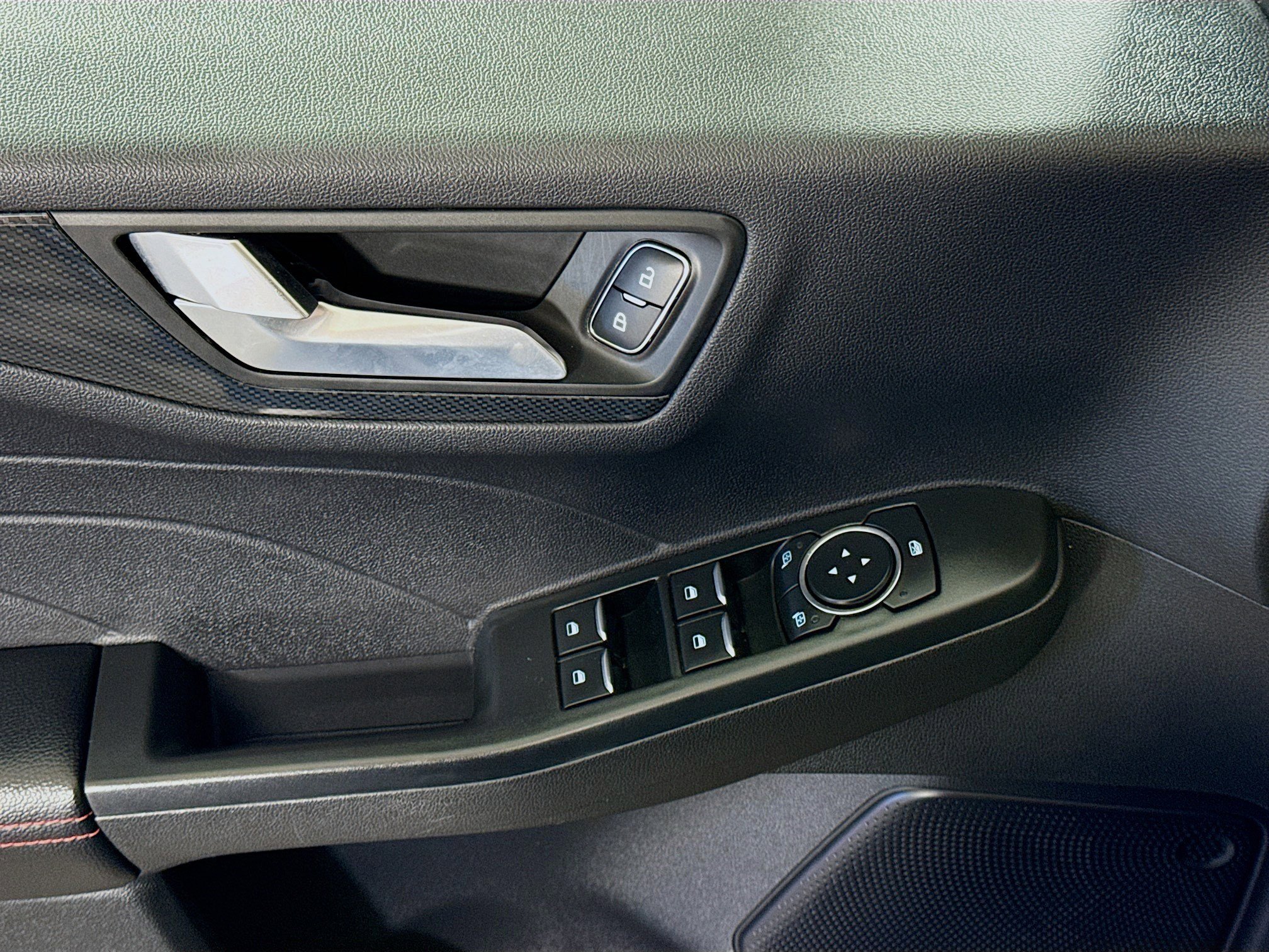 Used 2024 Ford Escape ST-Line Select image 24