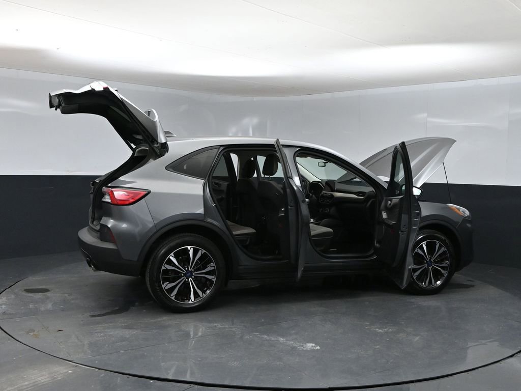 Used 2022 Ford Escape SE w/ SE Sport Appearance Package AWD/4WD image 37