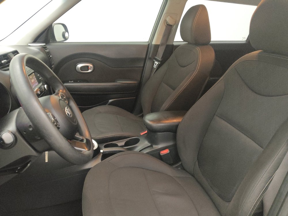 Used 2016 Kia Soul w/ Option Group 020 FWD image 17