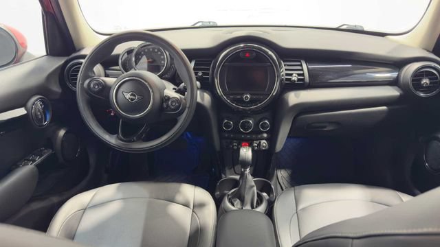 Used 2019 MINI Cooper 4-Door Hardtop w/ Signature Upholstery Package FWD image 16