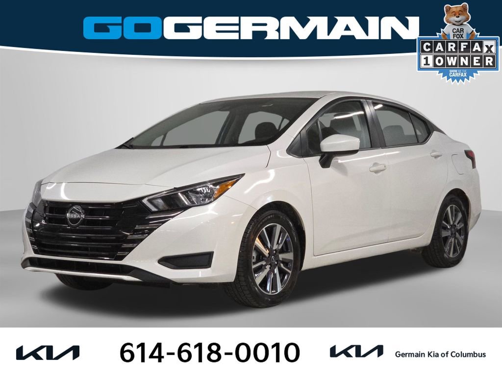 Used 2024 Nissan Versa SV image 3