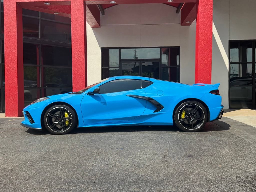 Used 2022 Chevrolet Corvette Stingray Coupe w/ Z51 Performance Package RWD image 9