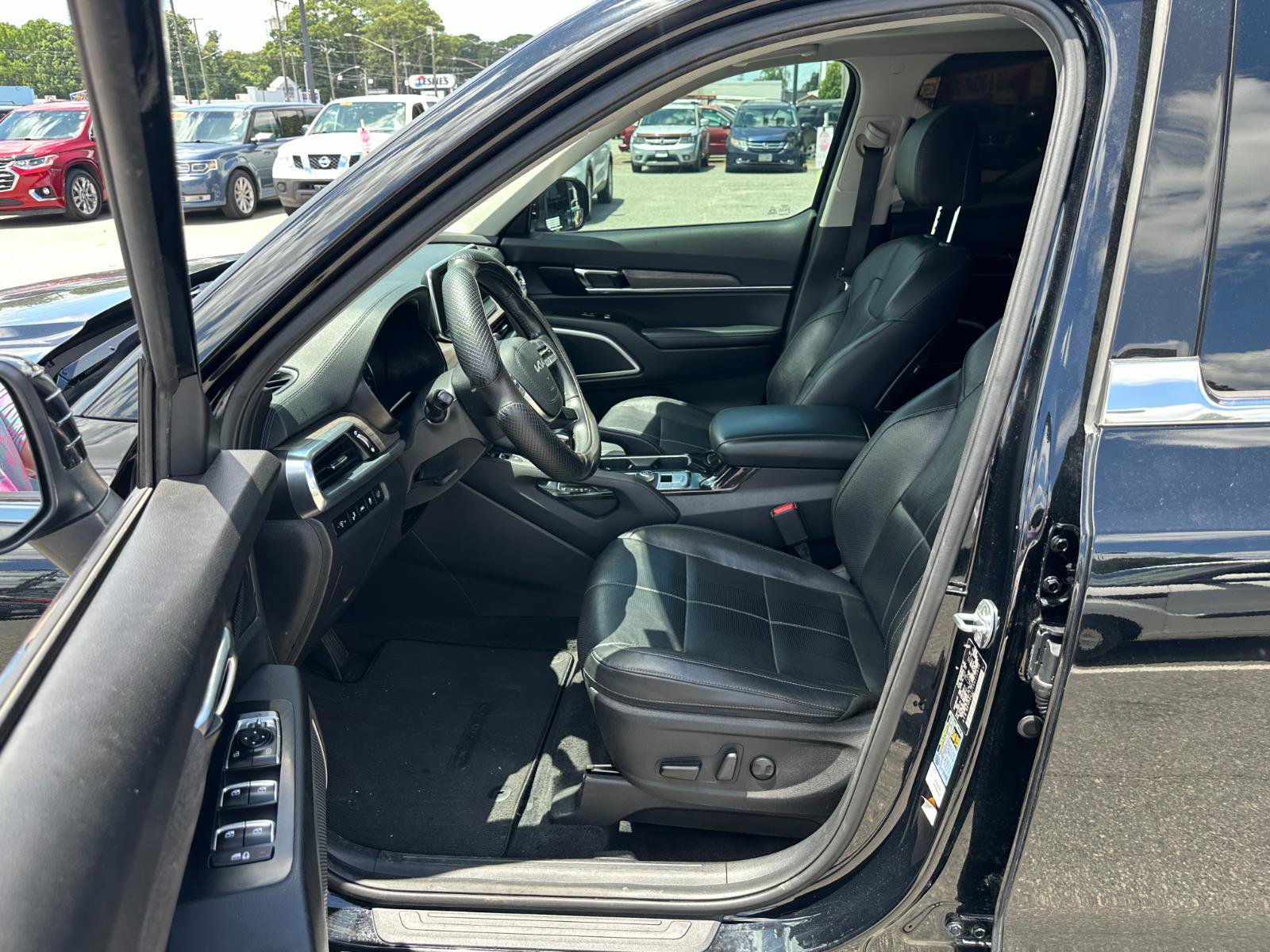 Used 2022 Kia Telluride EX w/ EX Premium Package image 22