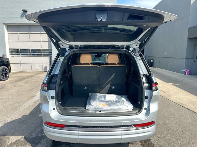 New 2026 Jeep Grand Cherokee L Summit w/ Obsidian Package AWD/4WD image 27