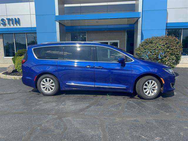 Used 2018 Chrysler Pacifica Touring-L Plus w/ Advanced Safetytec Group FWD image 8