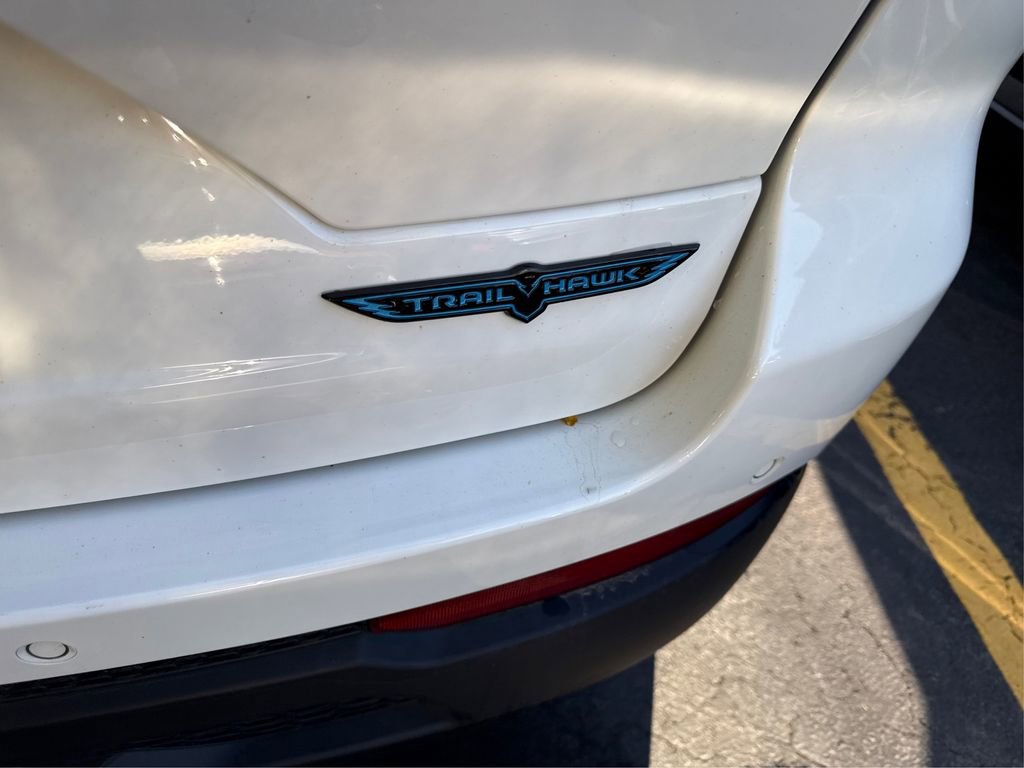 Used 2023 Jeep Grand Cherokee Trailhawk w/ Luxury Tech Group III image 15