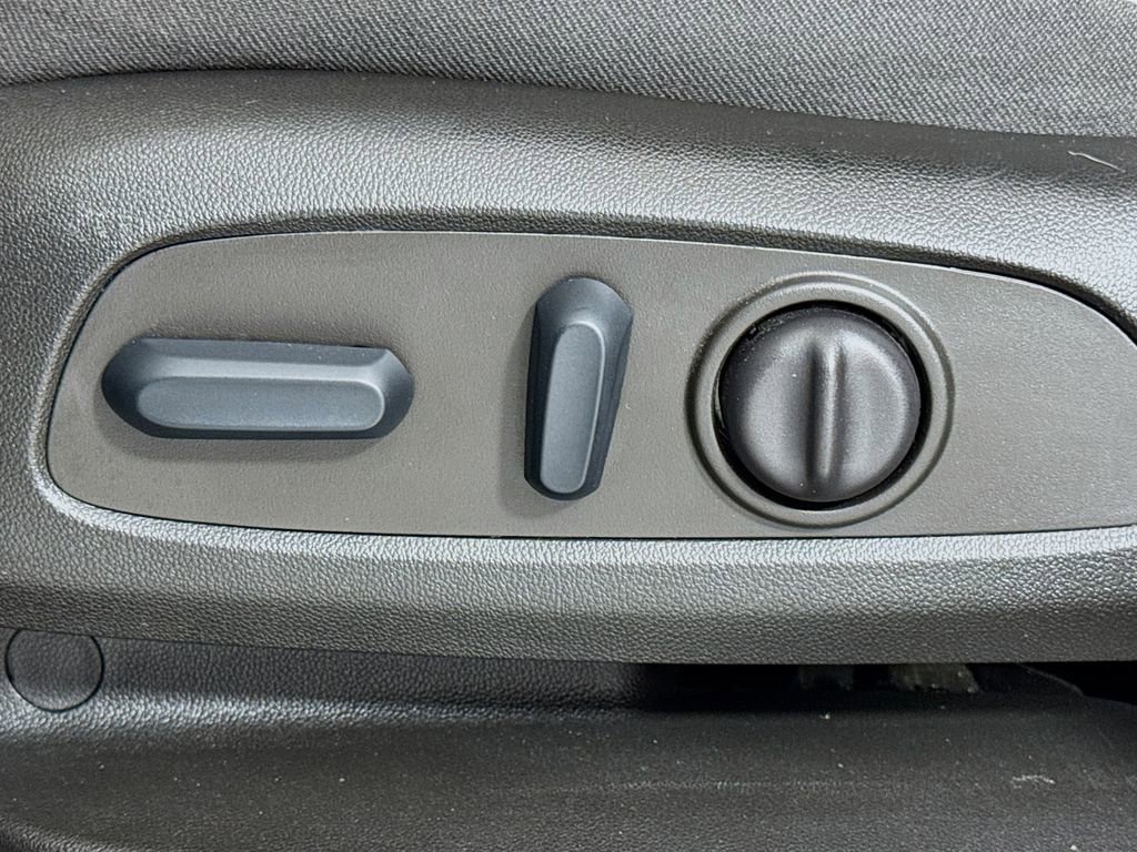Used 2022 Chevrolet Equinox LS AWD/4WD image 13