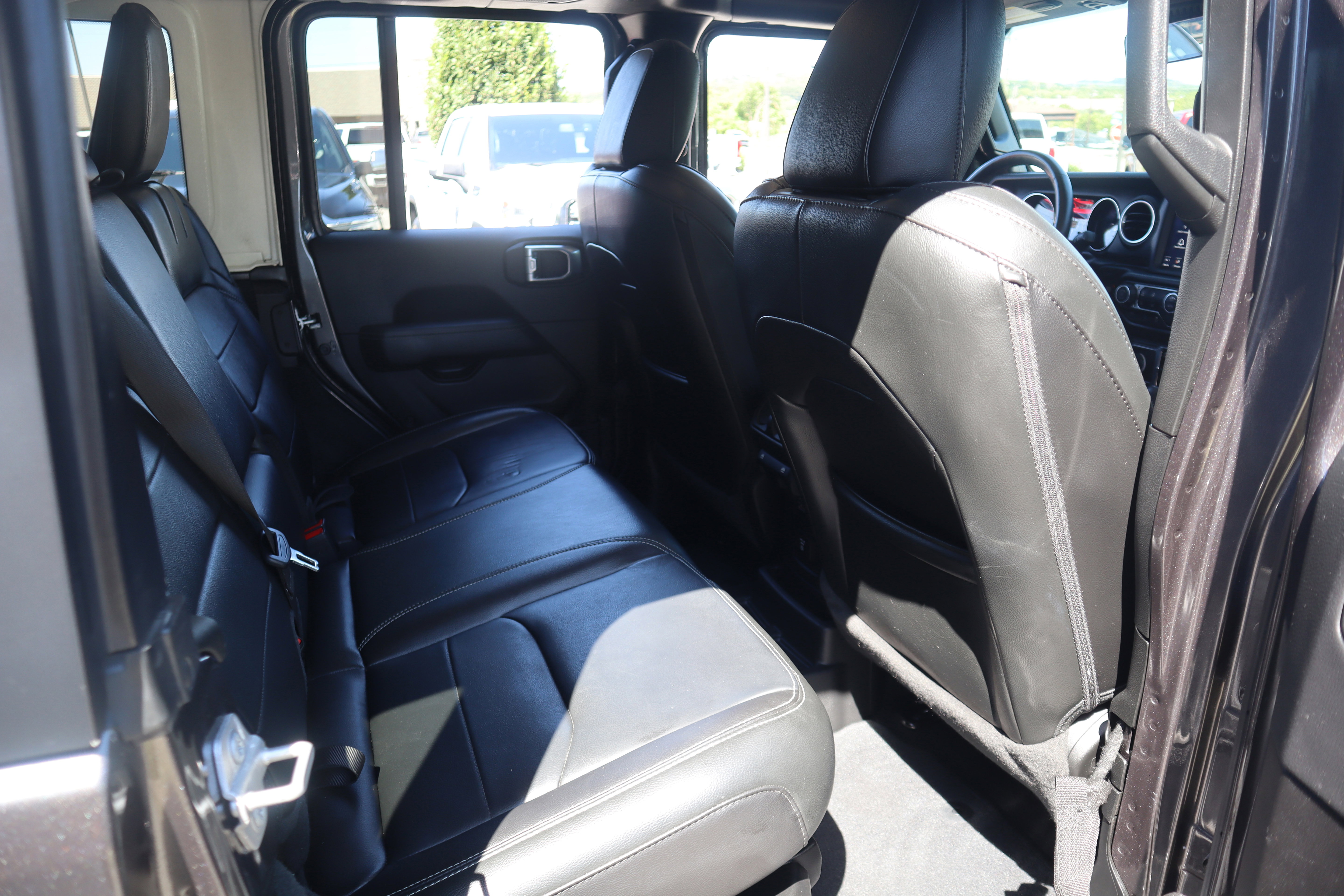 Used 2022 Jeep Wrangler Unlimited Sahara w/ Cold Weather Group image 35