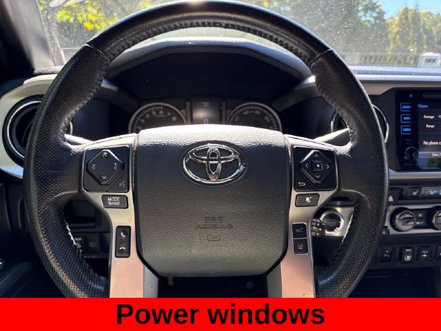 Used 2020 Toyota Tacoma SR5 AWD/4WD image 16