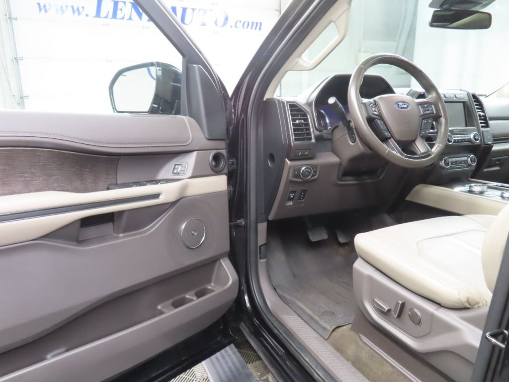 Used 2019 Ford Expedition Limited w/ Equipment Group 302A AWD/4WD image 44