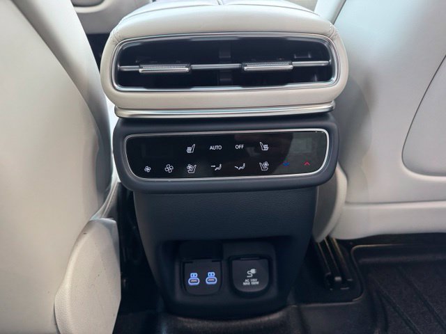 Certified 2025 Genesis GV80 3.5T Prestige AWD/4WD image 43