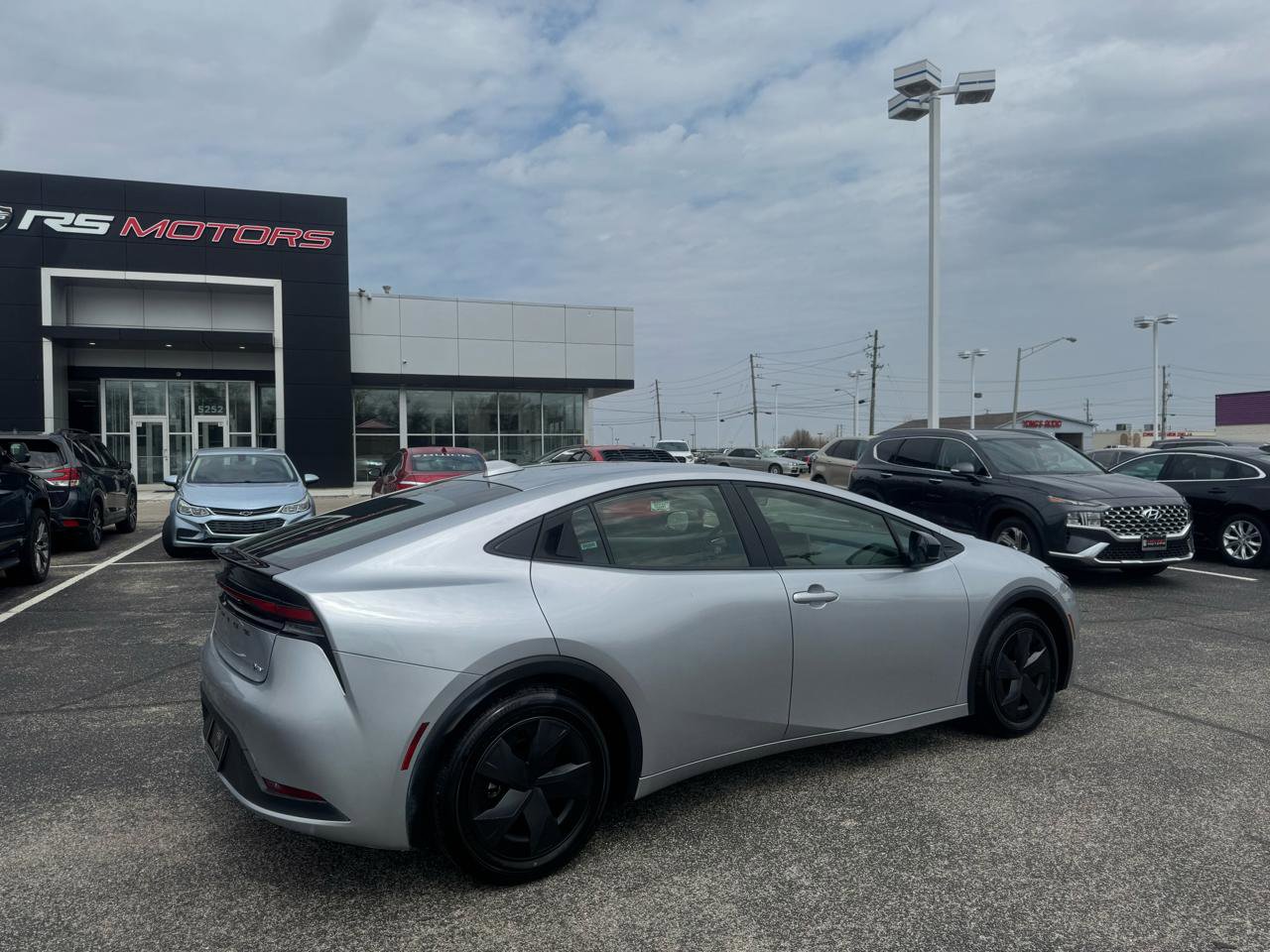 Used 2025 Toyota Prius LE image 12