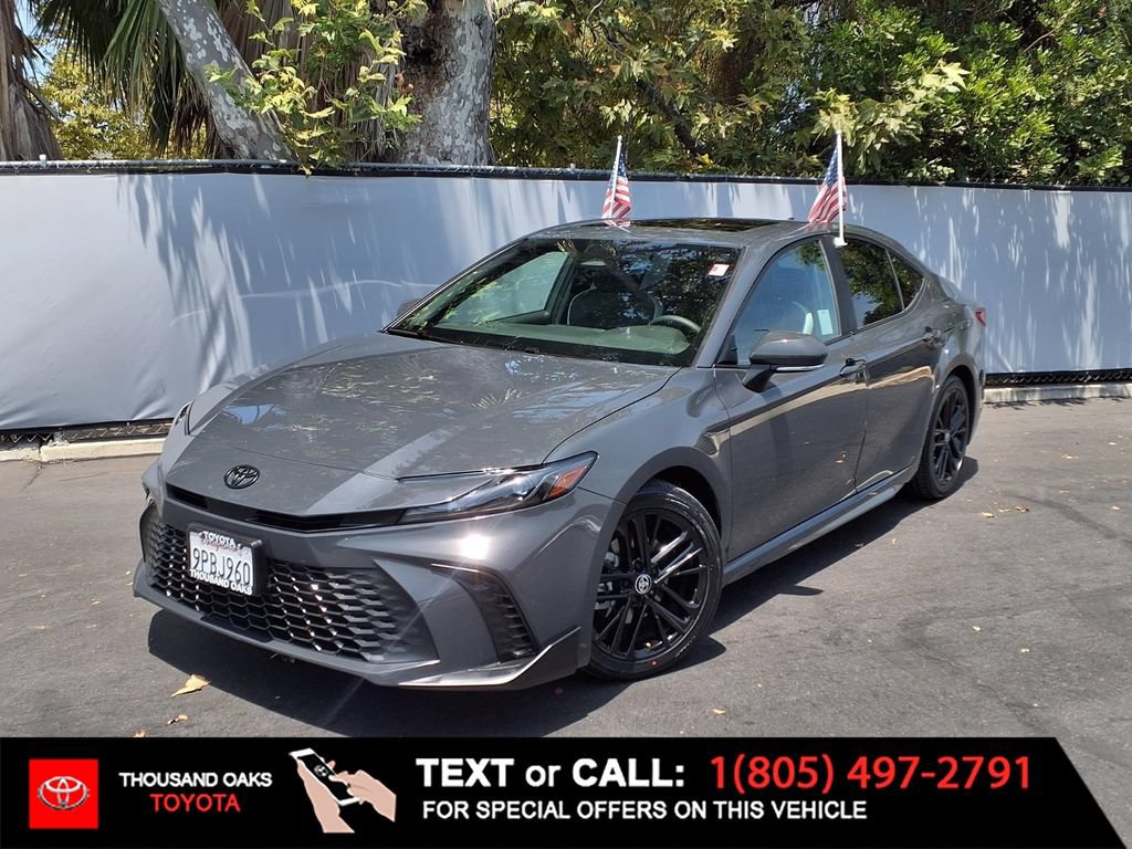 Used 2025 Toyota Camry SE w/ Convenience Package FWD image 1