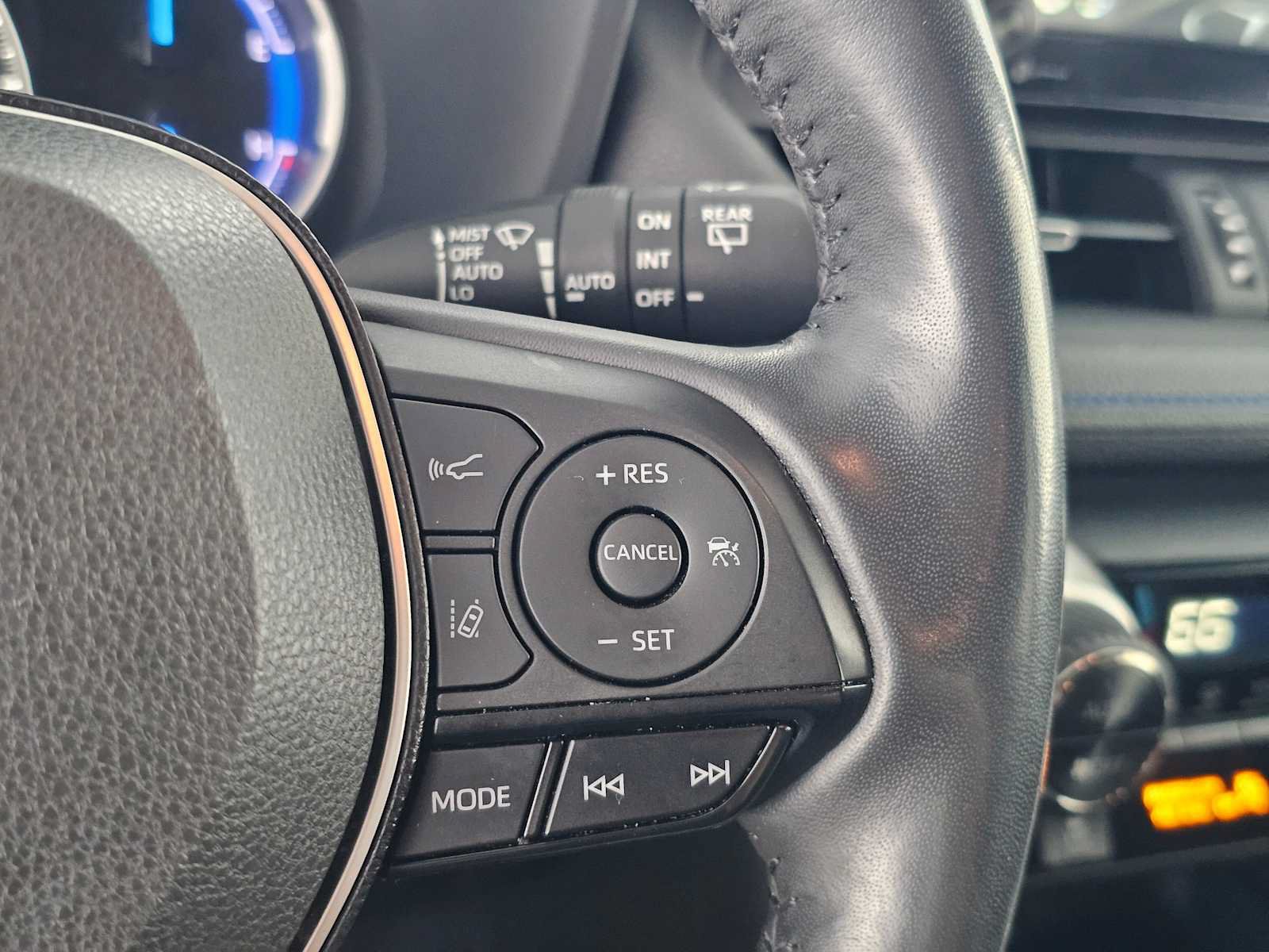 Used 2019 Toyota RAV4 XSE w/ XSE Weather Package AWD/4WD image 29