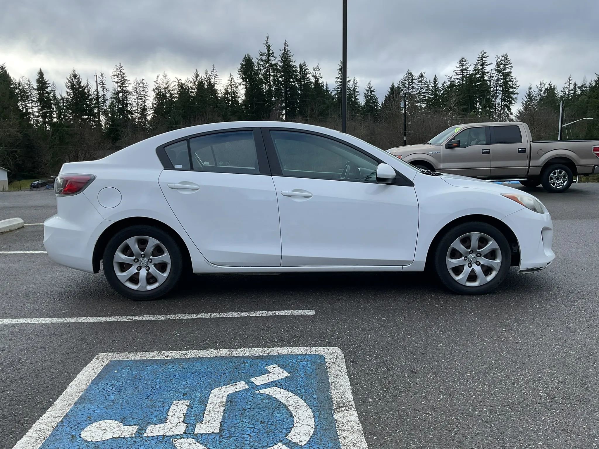 Used 2012 MAZDA MAZDA3 i Sport image 6
