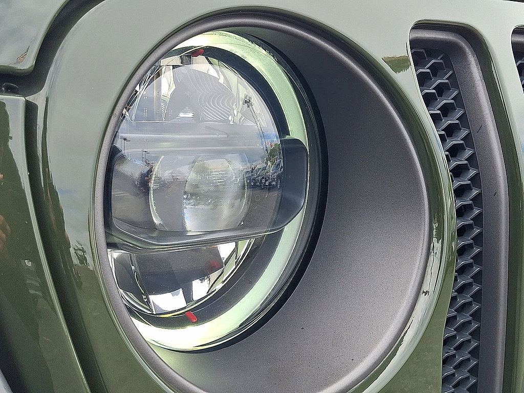 Used 2023 Jeep Wrangler Unlimited Rubicon w/ LED Lighting Group AWD/4WD image 34