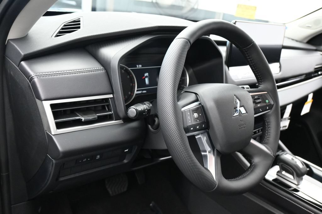 New 2026 Mitsubishi Outlander SE FWD image 15