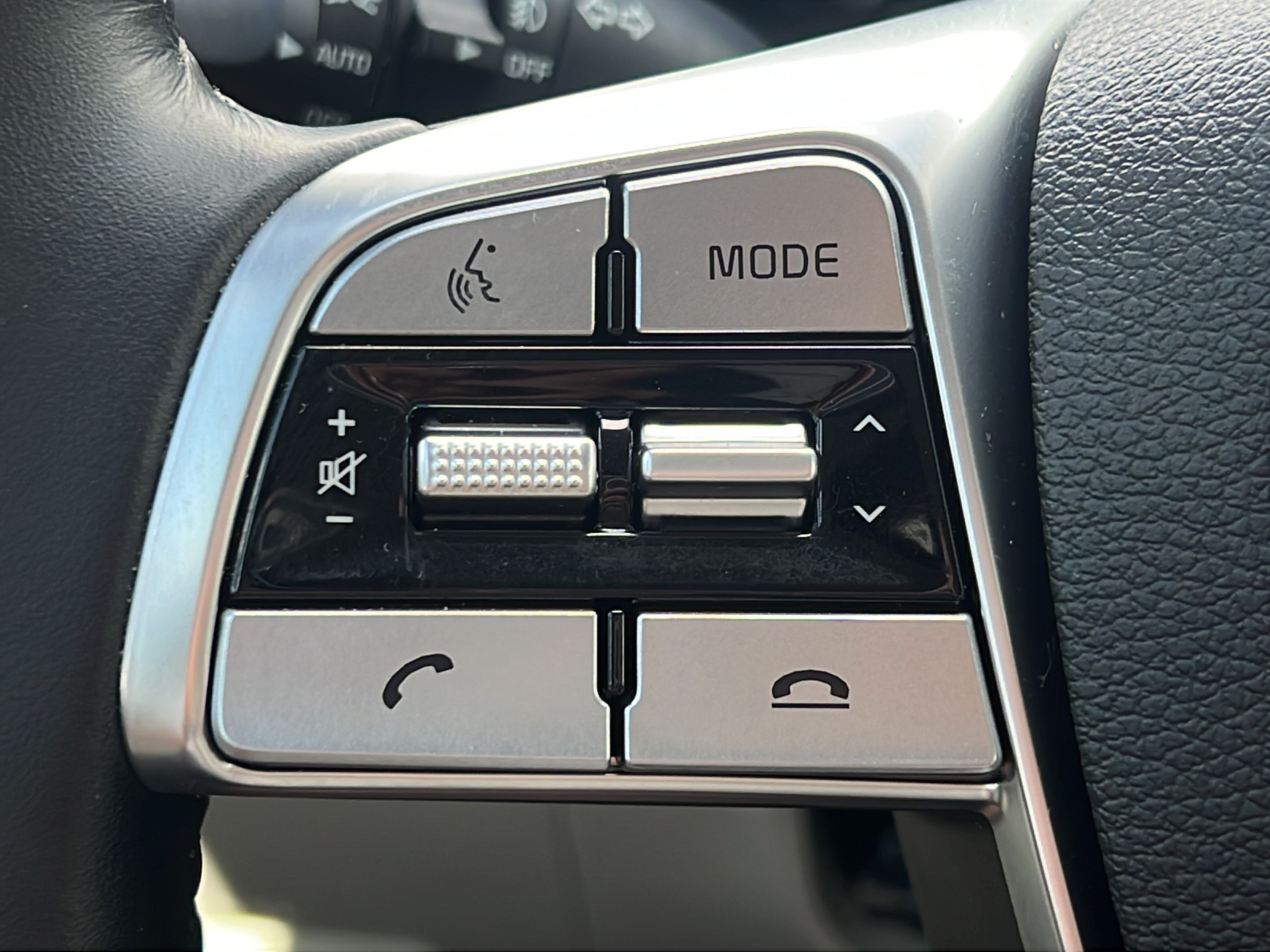 Certified 2022 Kia Telluride SX w/ Towing Package FWD image 21