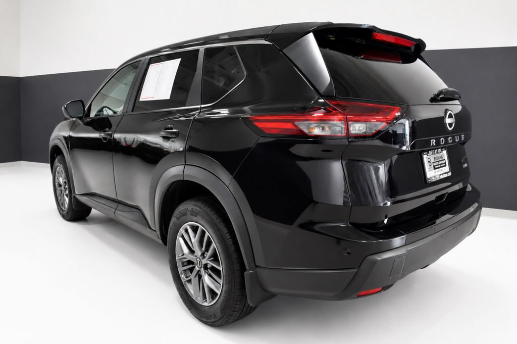 Certified 2025 Nissan Rogue S AWD/4WD image 3