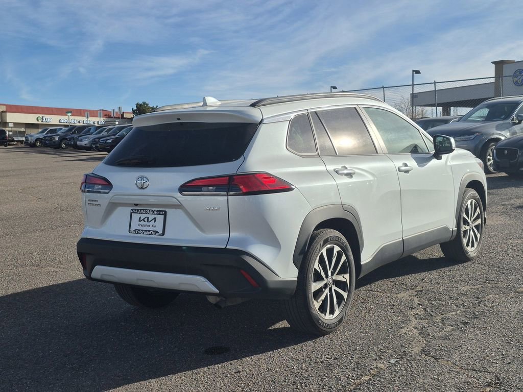 Used 2024 Toyota Corolla Cross XLE w/ Convenience Package image 5