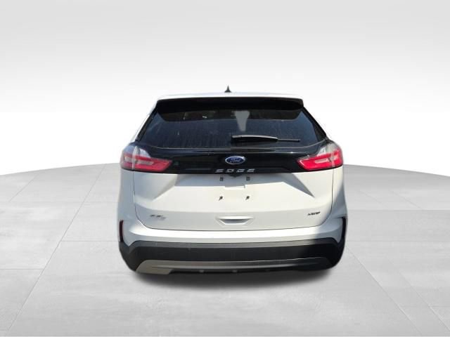 Used 2024 Ford Edge SEL image 4