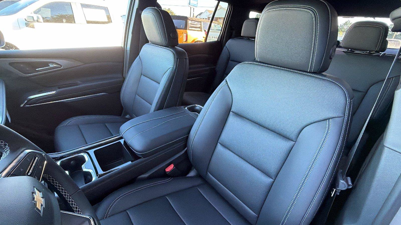 New 2027 Chevrolet Traverse LT w/ Driver Confidence Package FWD image 17