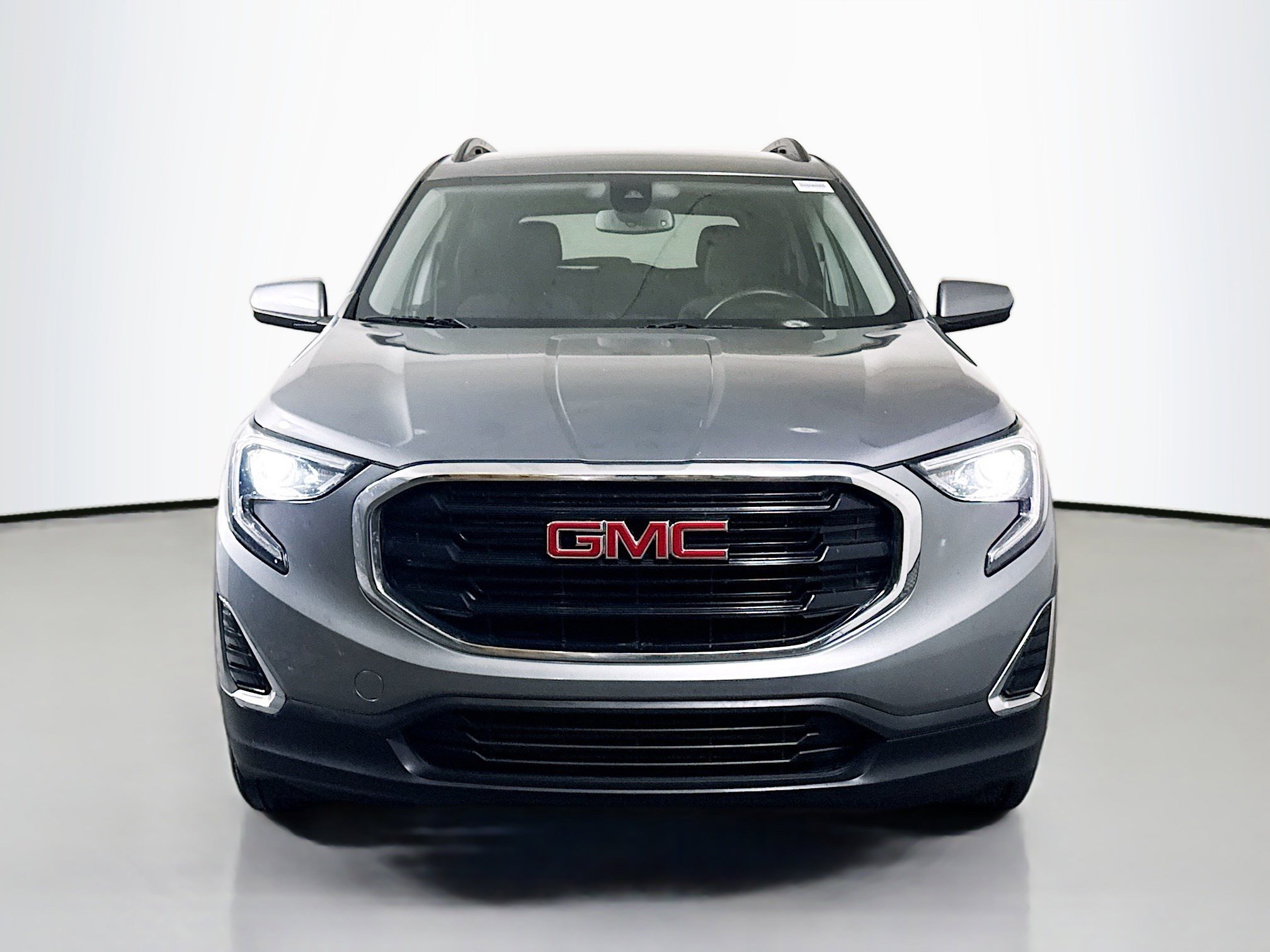 Used 2021 GMC Terrain SLE w/ Driver Convenience Package image 2