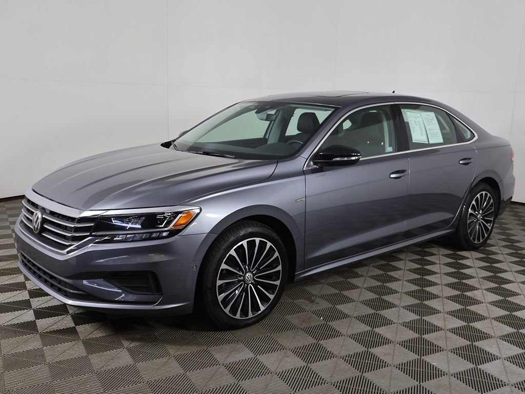 Used 2022 Volkswagen Passat 2.0T FWD image 9