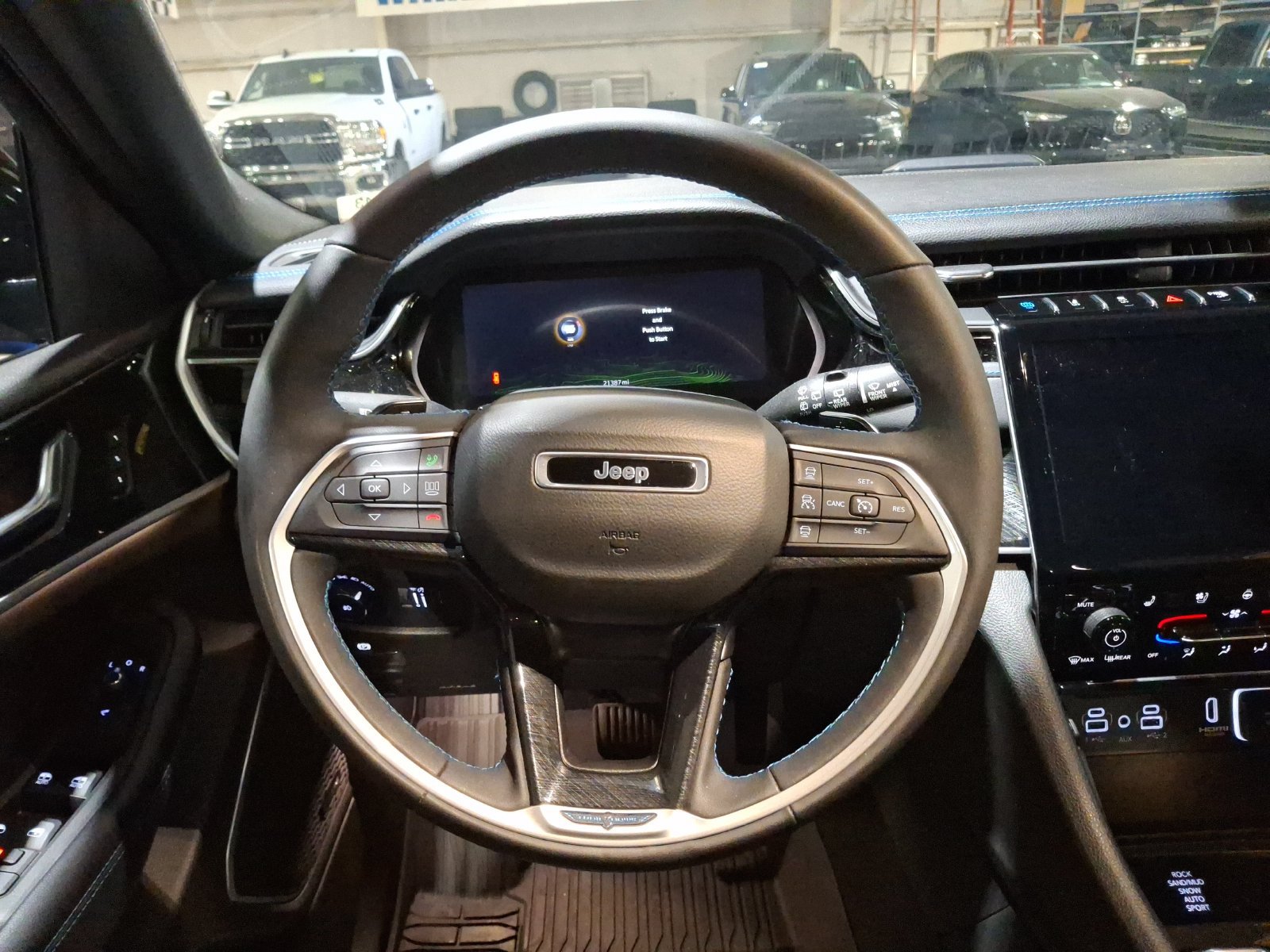 Certified 2024 Jeep Grand Cherokee Trailhawk AWD/4WD image 9