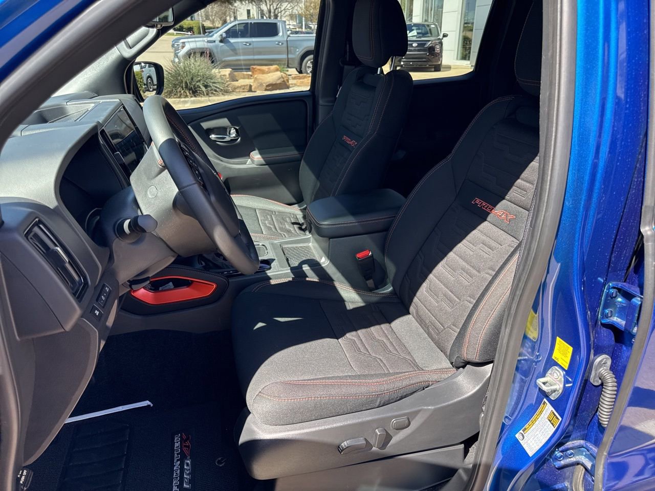 Certified 2025 Nissan Frontier PRO-4X w/ Tow Package image 9