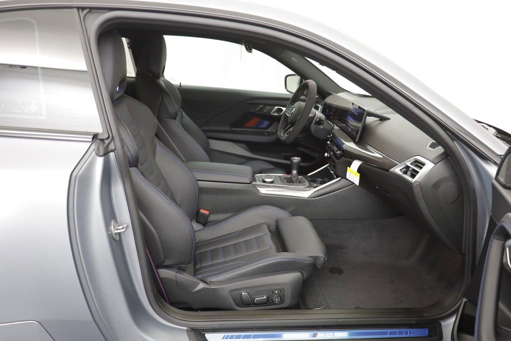 Used 2025 BMW M2 w/ Lighting Package image 18