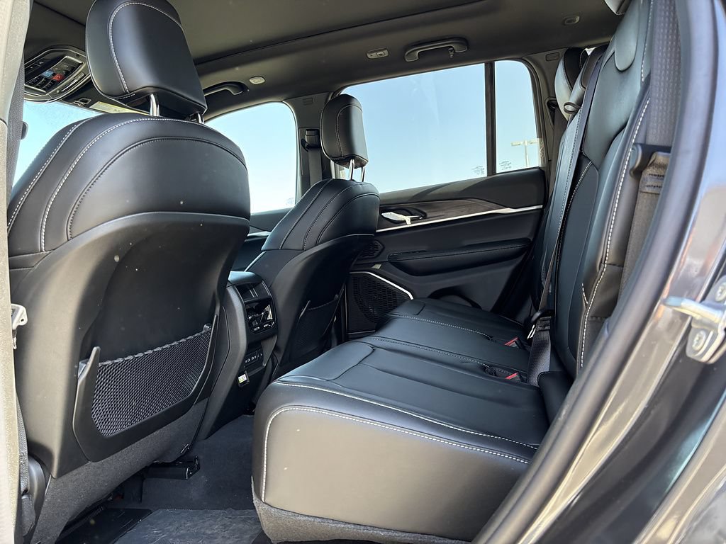 New 2026 Jeep Grand Cherokee Limited w/ Limited Altitude Package AWD/4WD image 14