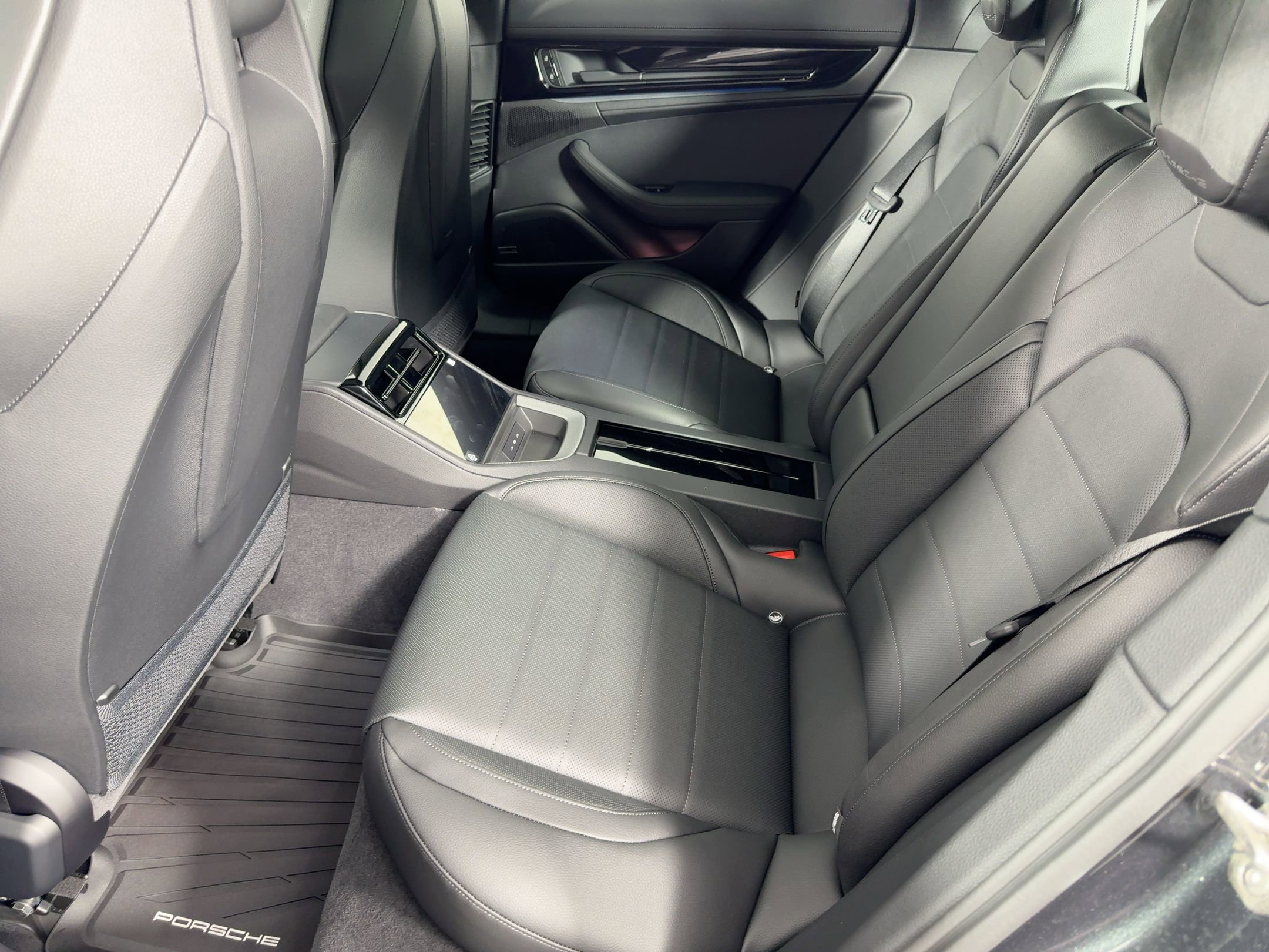 Used 2026 Porsche Panamera image 15