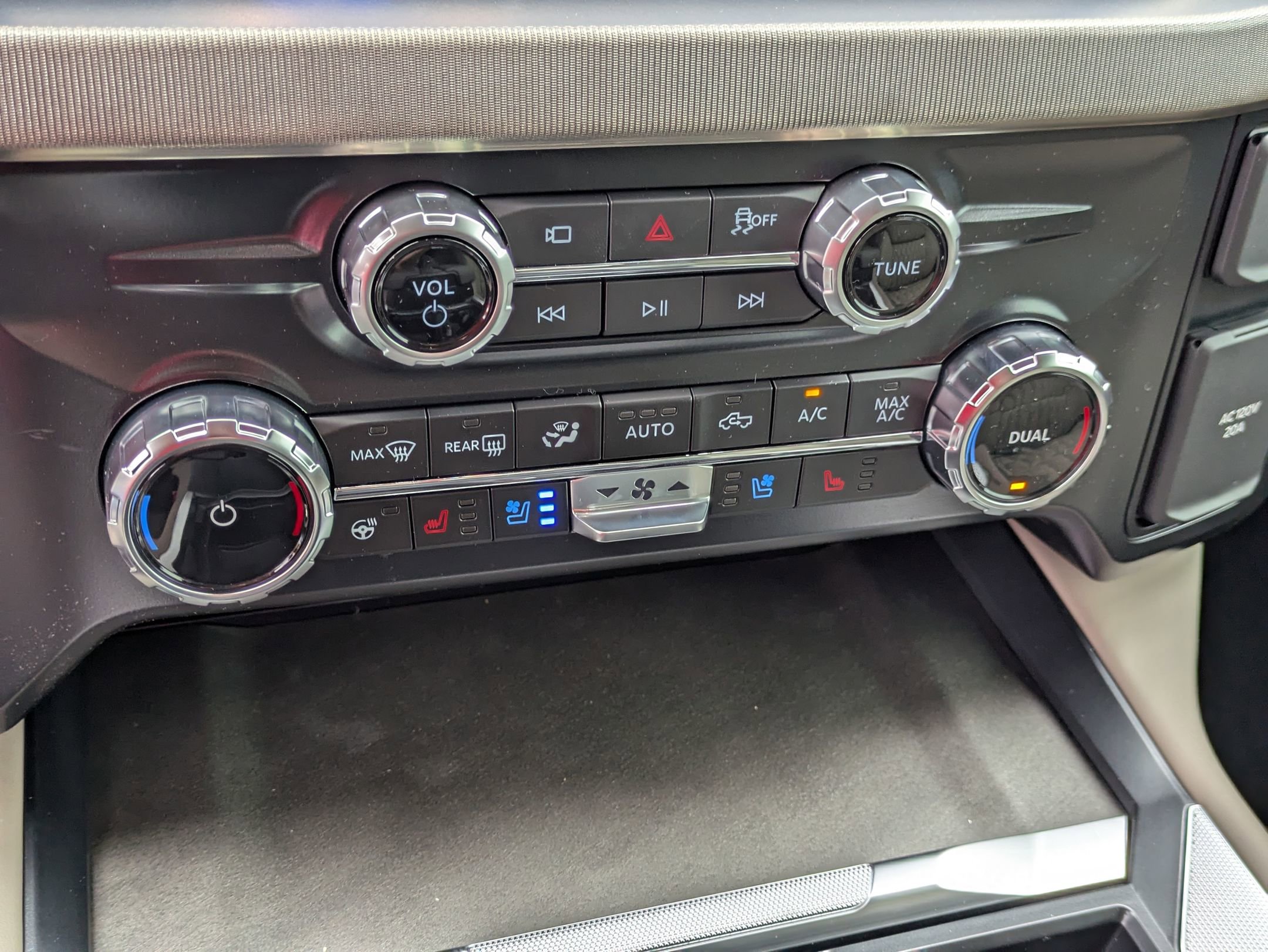 New 2026 Ford F250 Platinum w/ Platinum Plus Package image 24