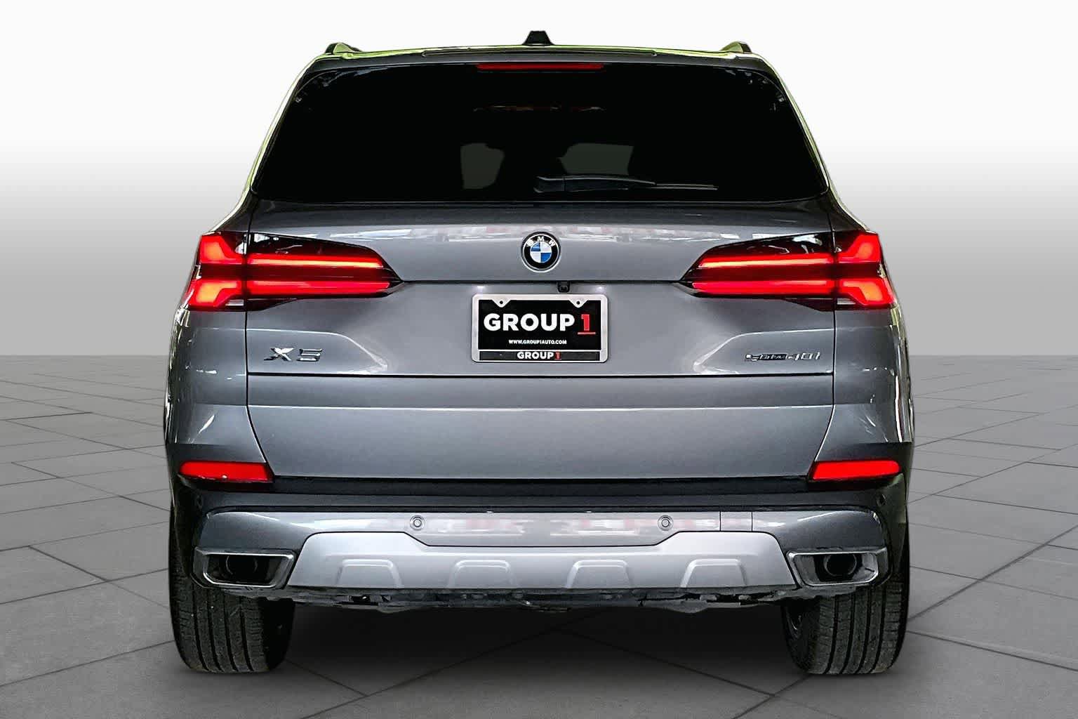 Used 2025 BMW X5 sDrive40i w/ Premium Package RWD image 4