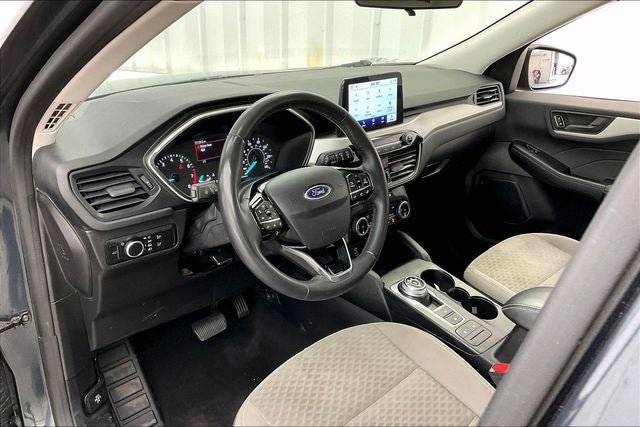 Used 2022 Ford Escape SE w/ SE Sport Appearance Package AWD/4WD image 17