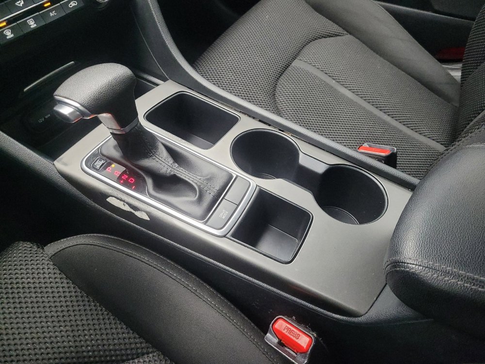 Used 2020 Kia Optima LX image 26