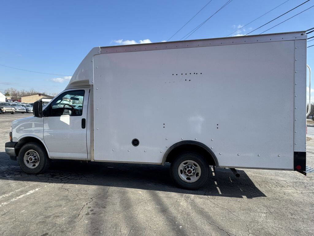 Used 2022 GMC Savana 3500 w/ Power Convenience Package image 3
