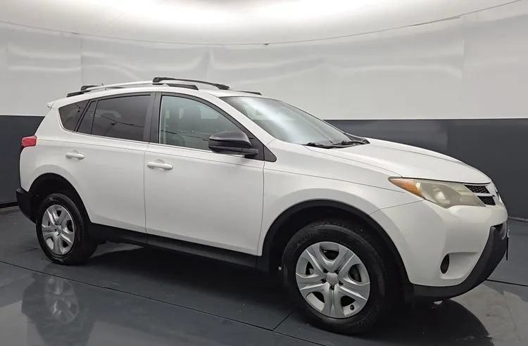 Used 2013 Toyota RAV4 LE AWD/4WD image 2