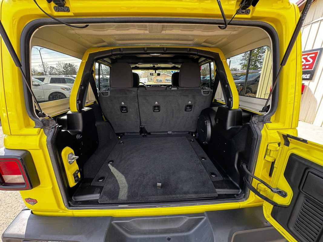 Used 2023 Jeep Wrangler Unlimited Sahara AWD/4WD image 43