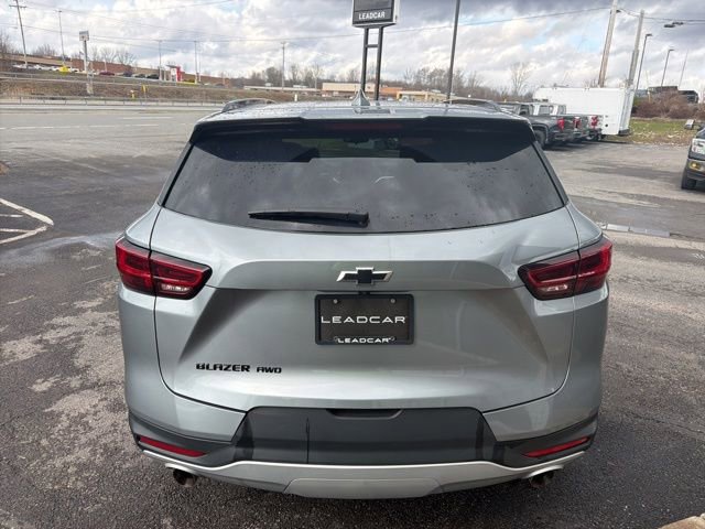 Used 2025 Chevrolet Blazer LT w/ Midnight/Sport Edition image 4