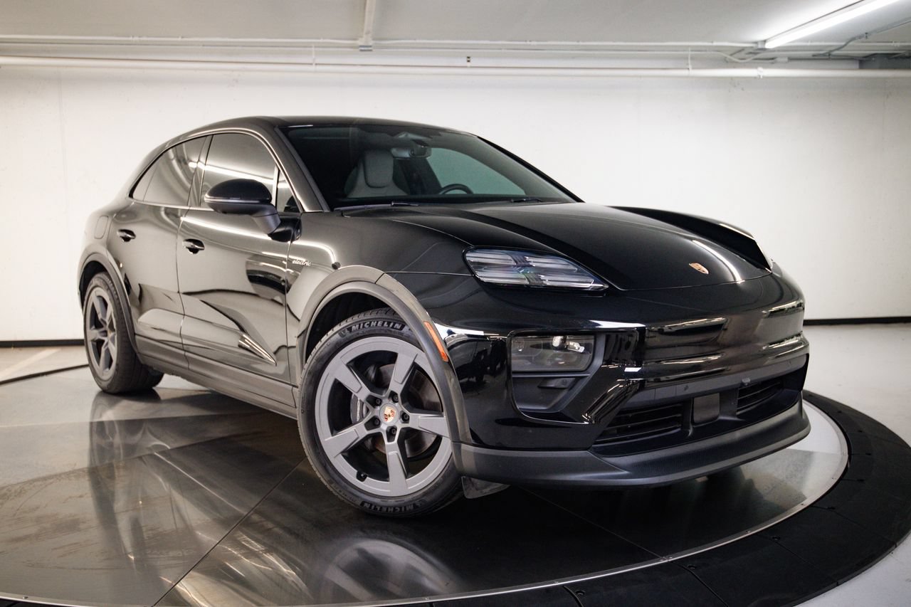Certified 2024 Porsche Macan 4 Electric AWD/4WD image 9