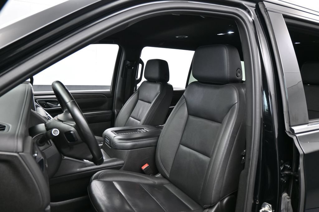 Used 2024 Chevrolet Suburban LT RWD image 10