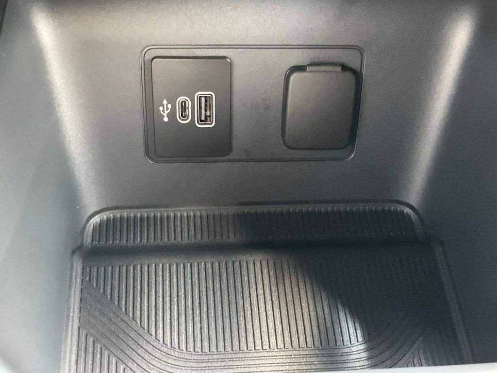 Used 2026 Ford Explorer Platinum AWD/4WD image 10