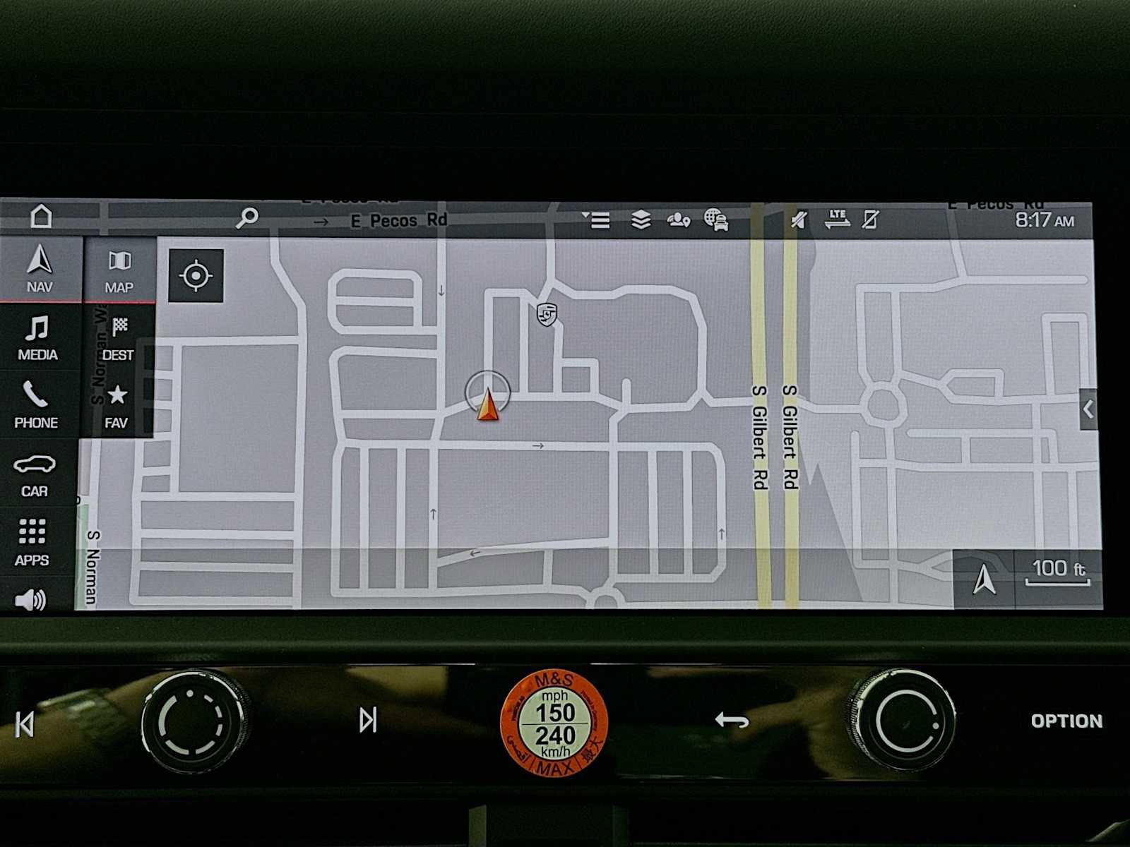 Certified 2025 Porsche Macan AWD/4WD image 18