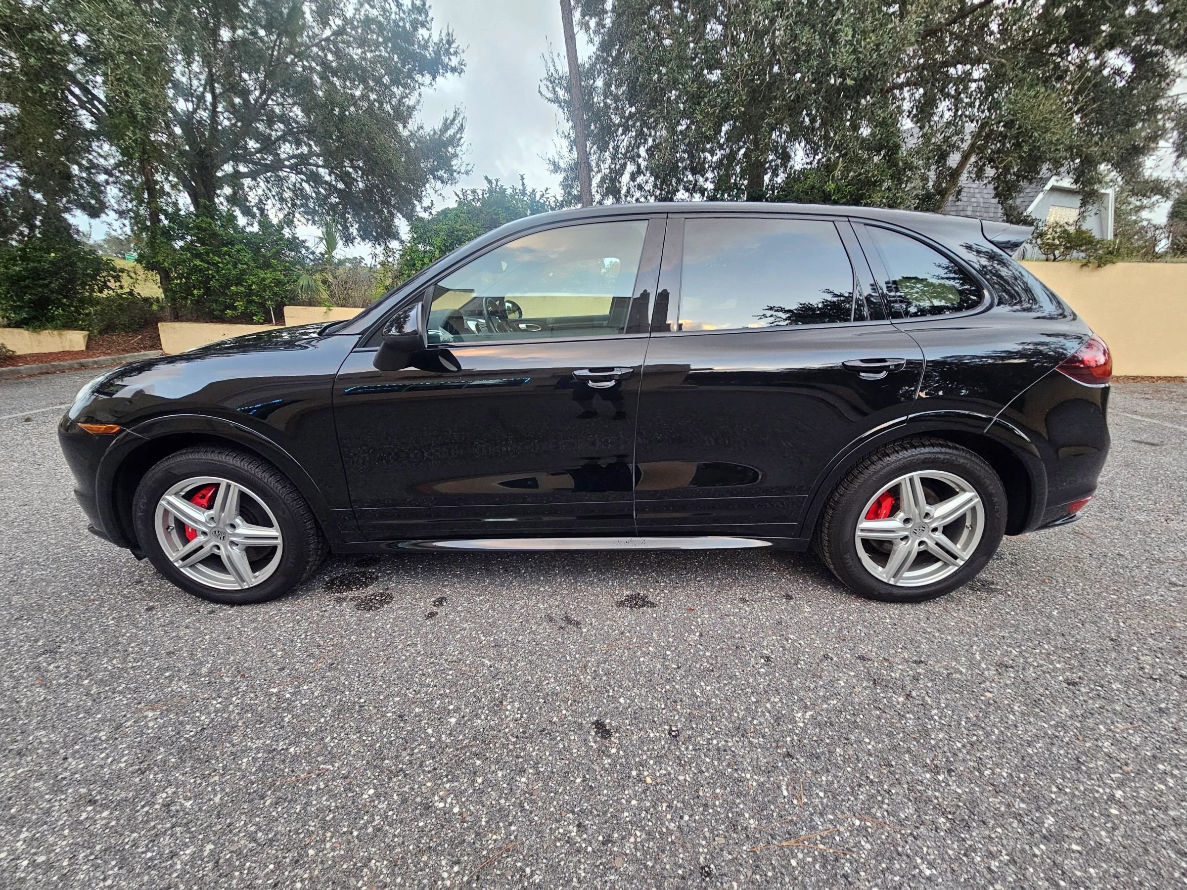 Used 2013 Porsche Cayenne GTS AWD/4WD image 5