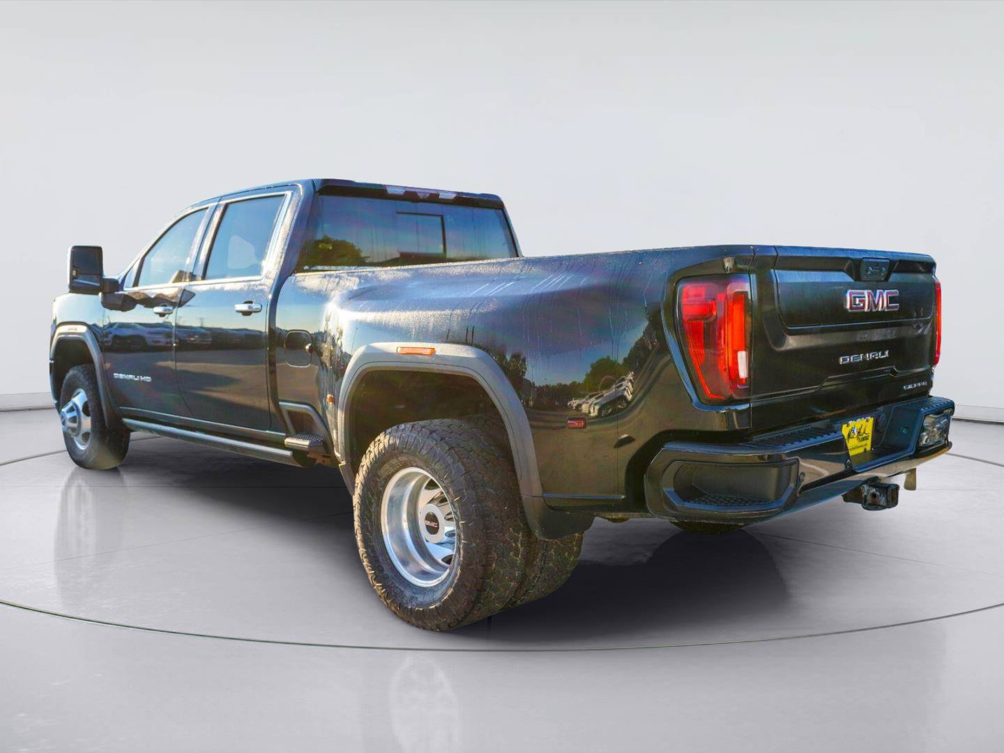 Used 2021 GMC Sierra 3500 Denali w/ Denali Ultimate Package AWD/4WD image 8