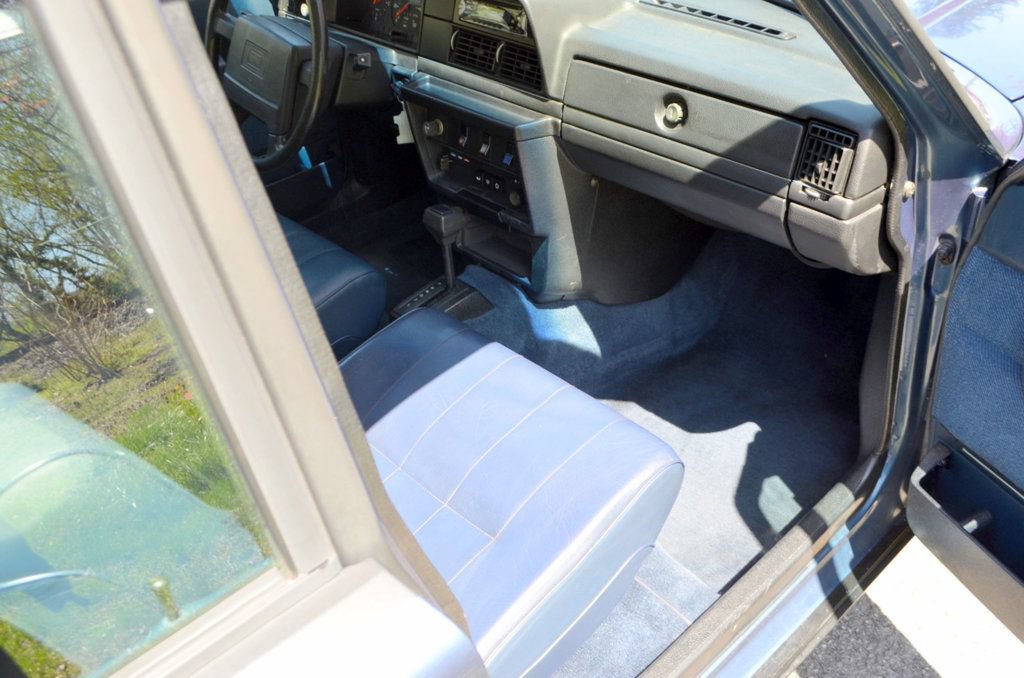 Used 1992 Volvo 240 Wagon RWD image 23