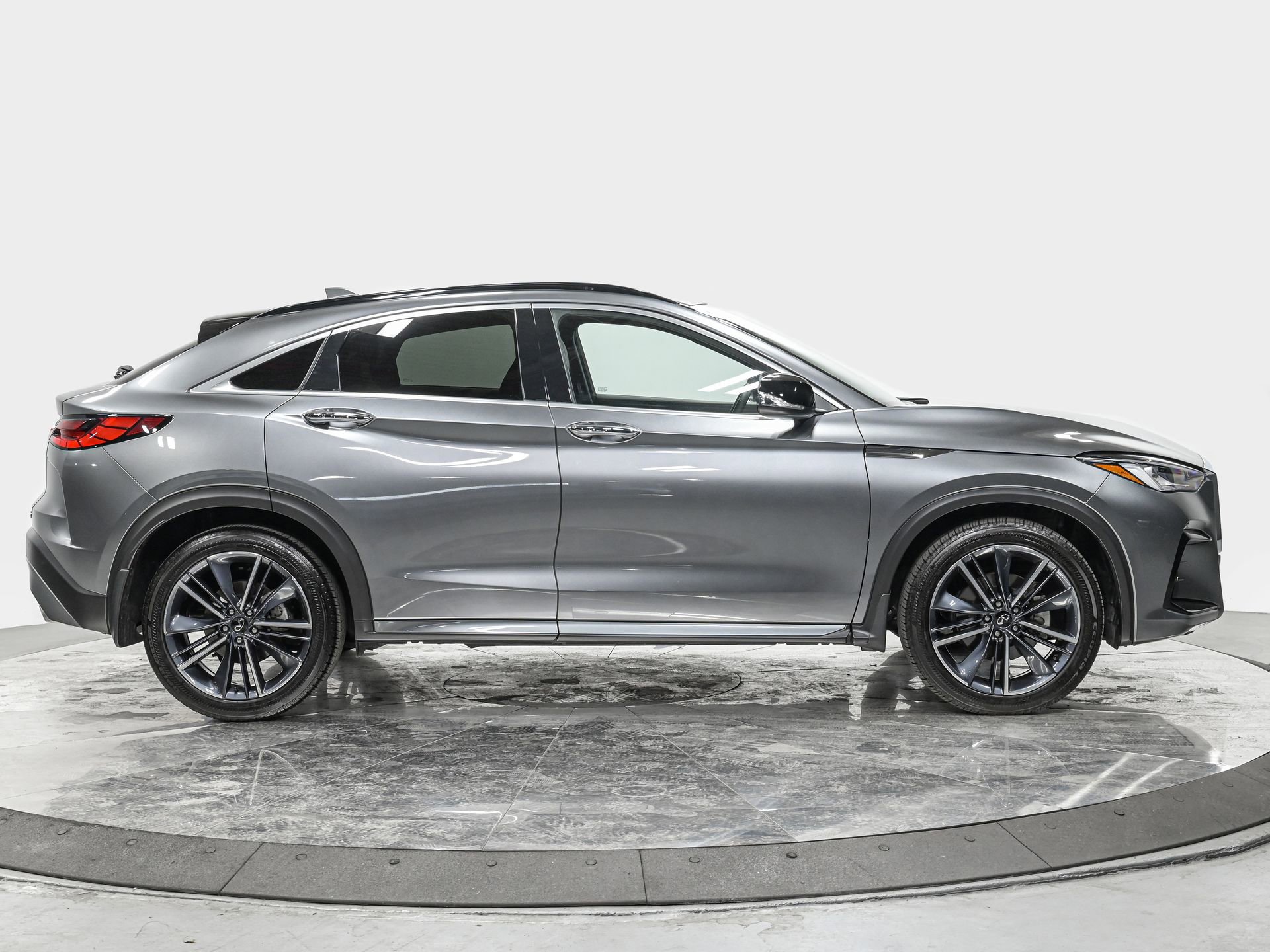Used 2025 INFINITI QX55 Luxe w/ Cargo Package image 8