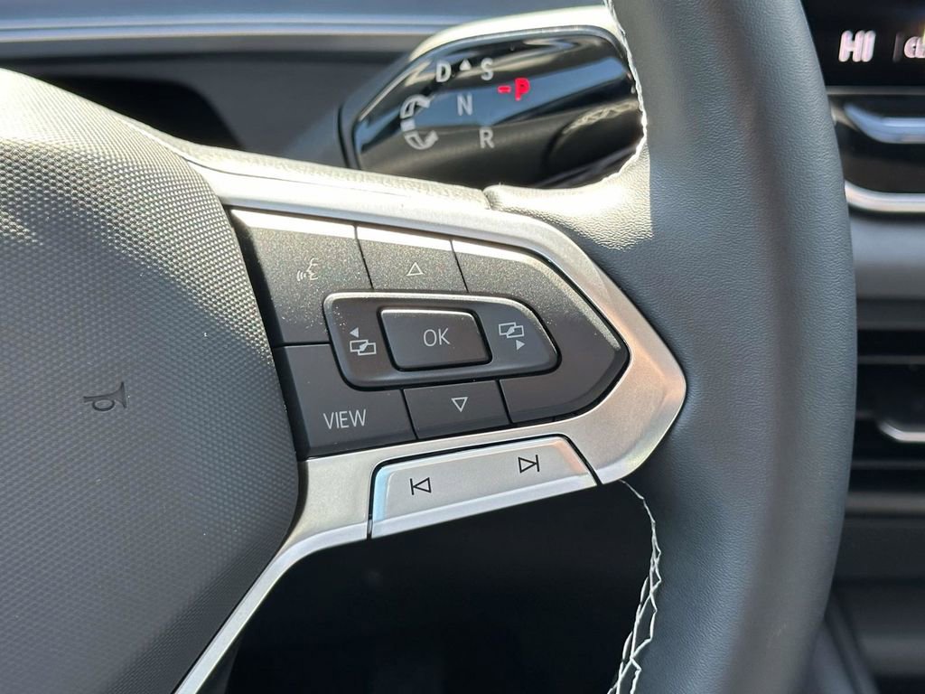 New 2025 Volkswagen Tiguan SE image 20